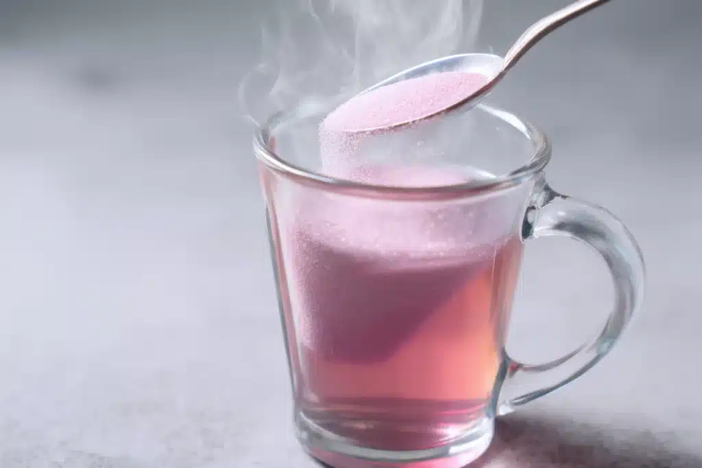 Pink Gelatin Trick: Simple 3-Ingredient Drink for Weight Loss 1 Dissolving pink gelatin powder in hot water